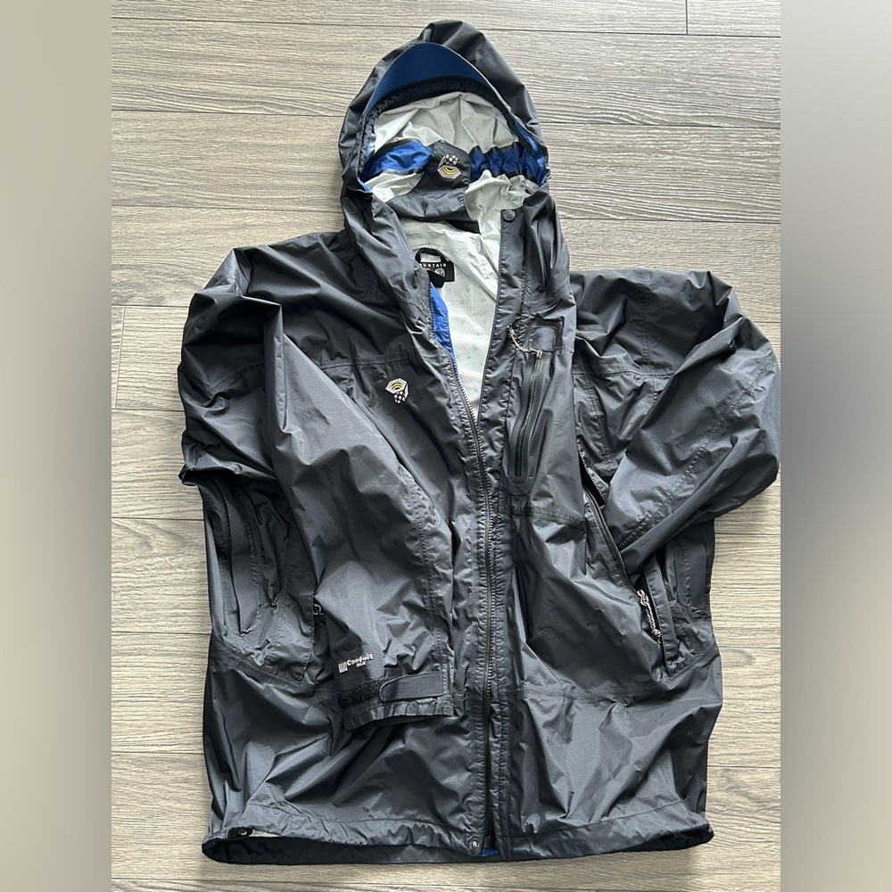 Men’s Mountain Hardware Rain Shell L Black EUC